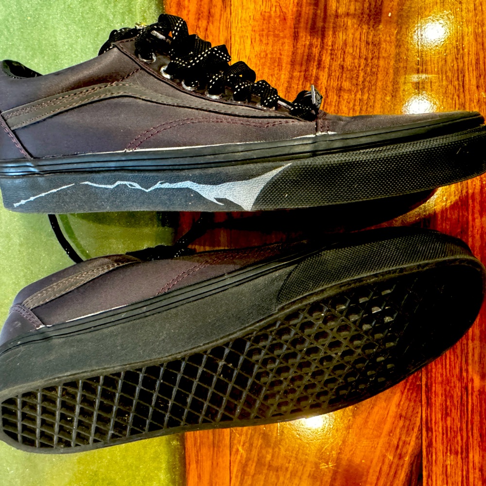 ⚡️Harry Potter Deathly Hallows Limited Edition Vans ⚡️